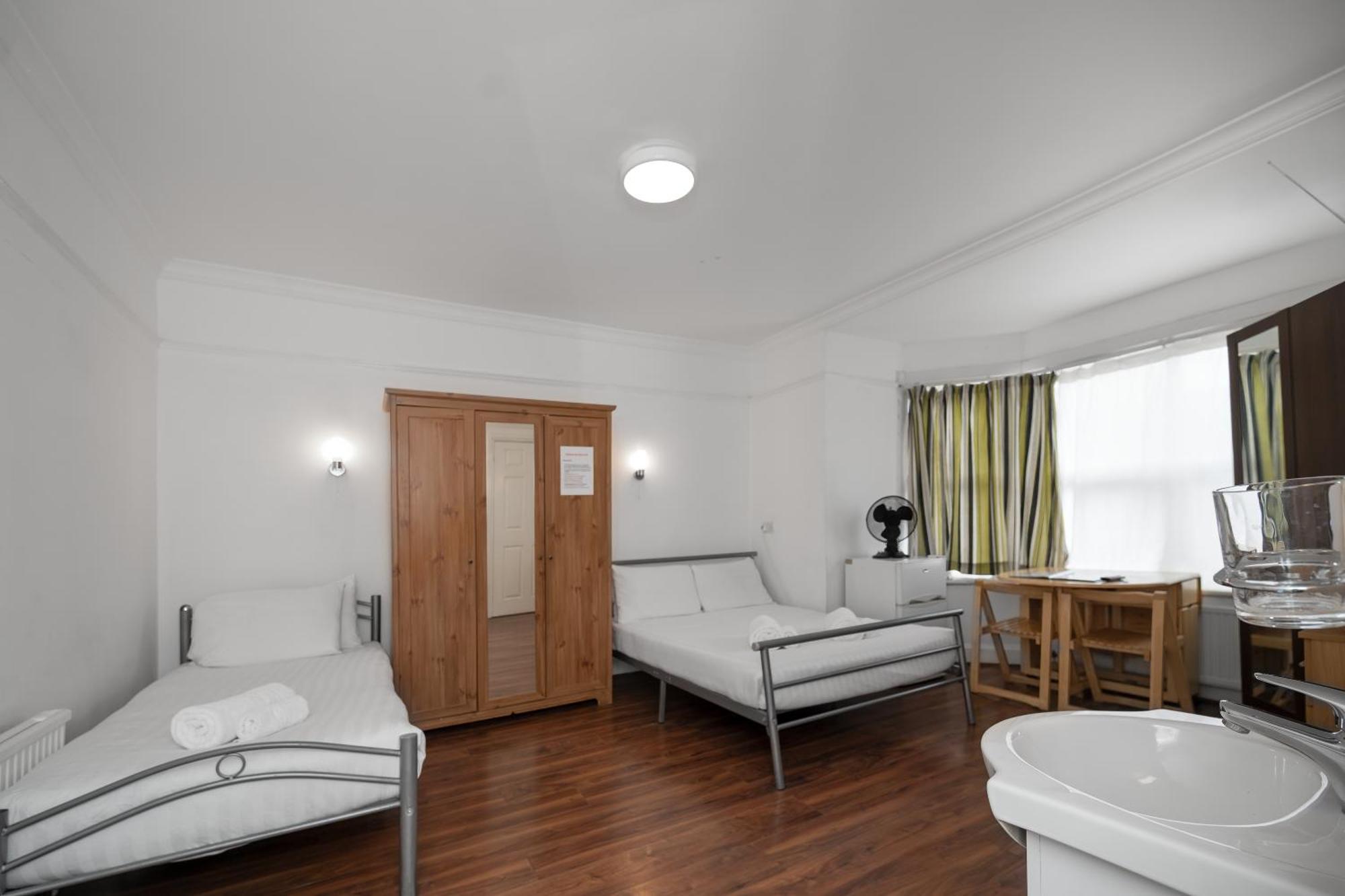 Flexistay Norbury Aparthotel Лондон Екстериор снимка